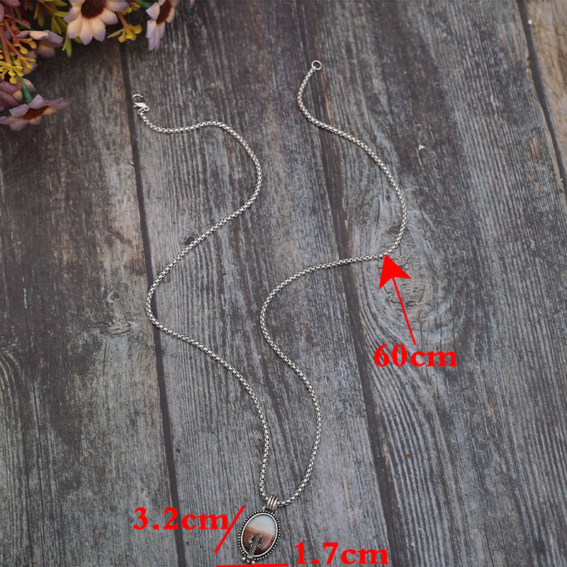 Schöne Halskette mit einzigartigem Stil