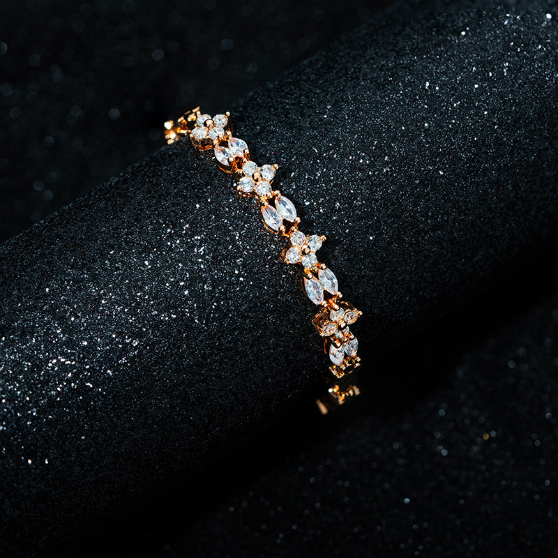 Schöne Armband mit einzigartigem Stil