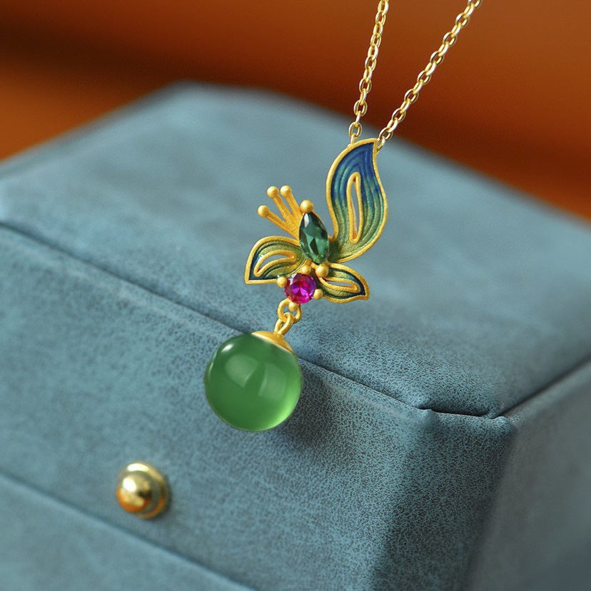 Schöne Halskette mit einzigartigem Stil