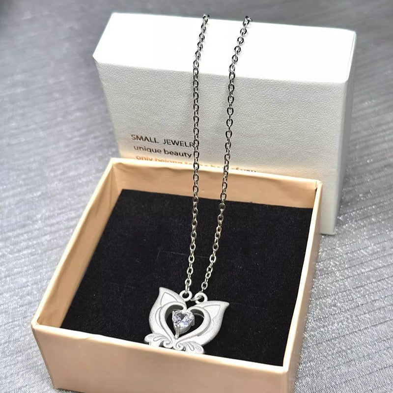 Schöne Halskette mit einzigartigem Stil