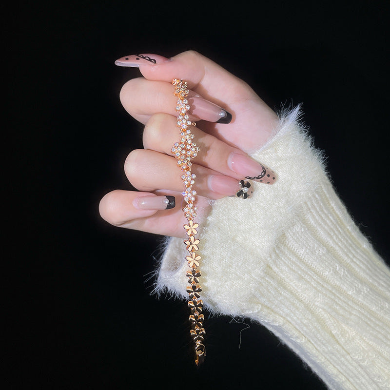 Zarte handwerkliche Armband