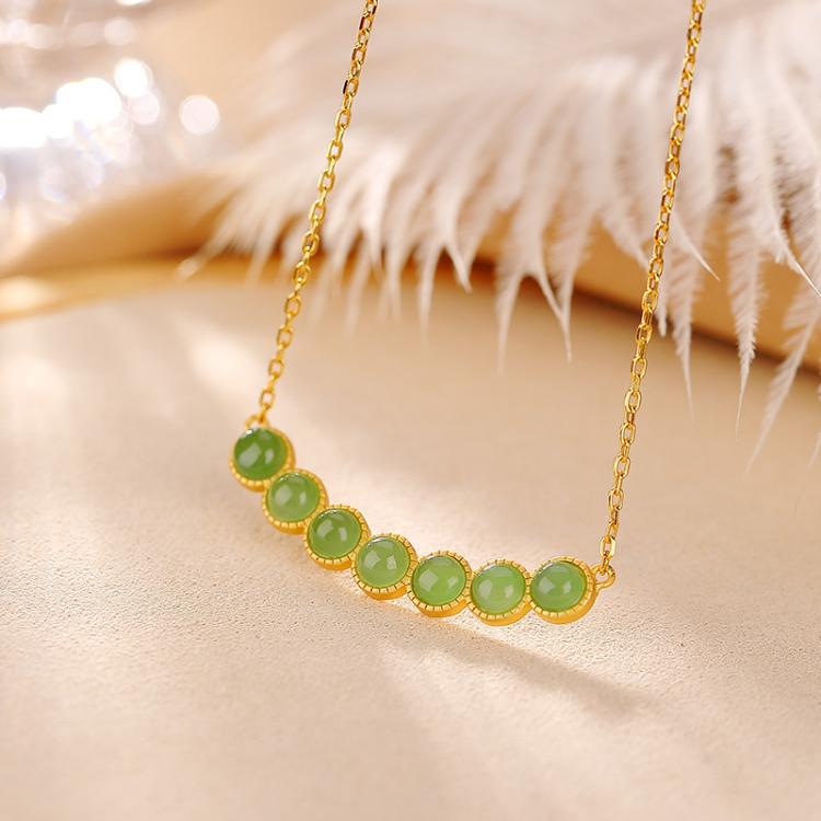 Schöne Gold Halskette mit einzigartigem Stil