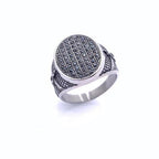 Zarte handwerkliche Ring