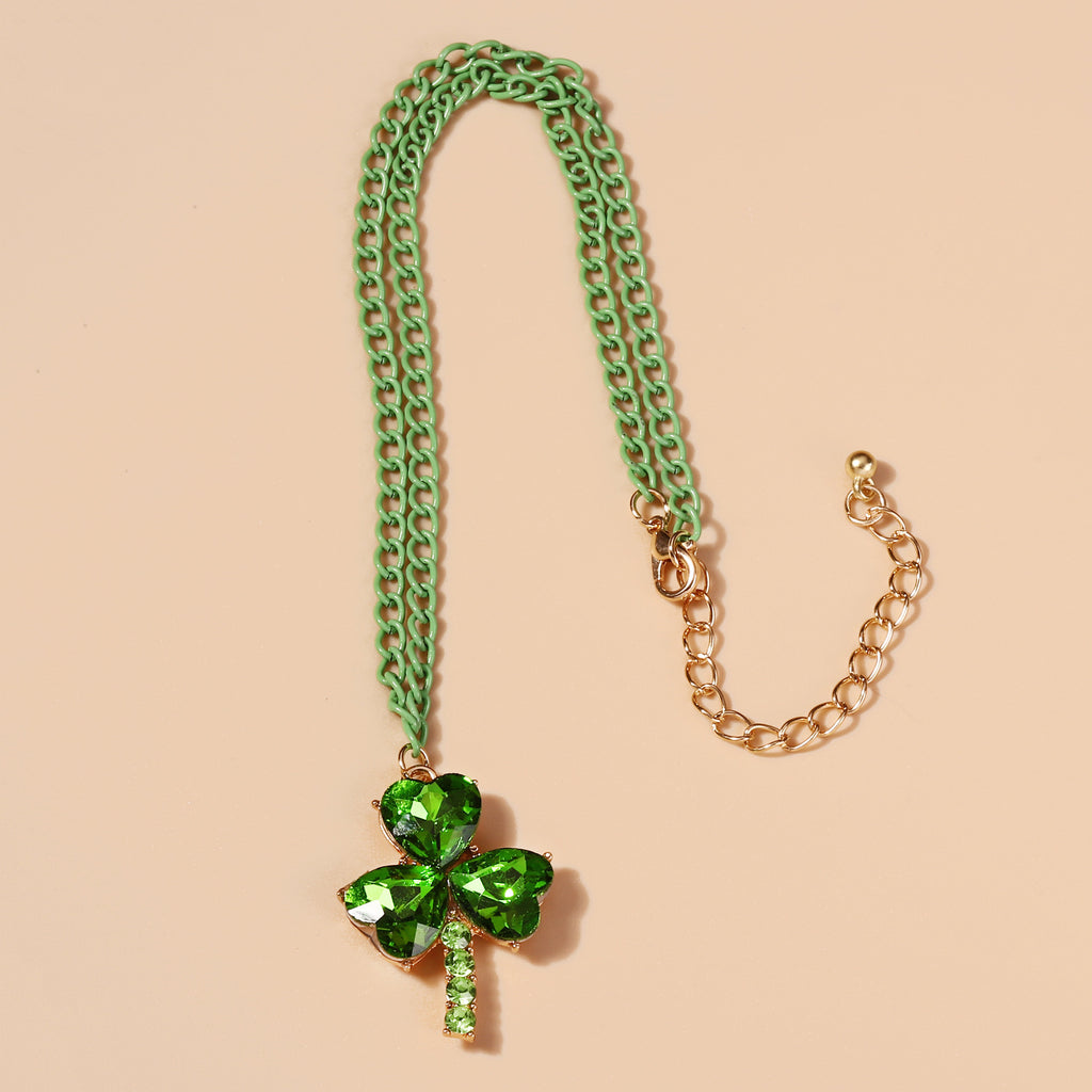 Zarte handwerkliche Halskette