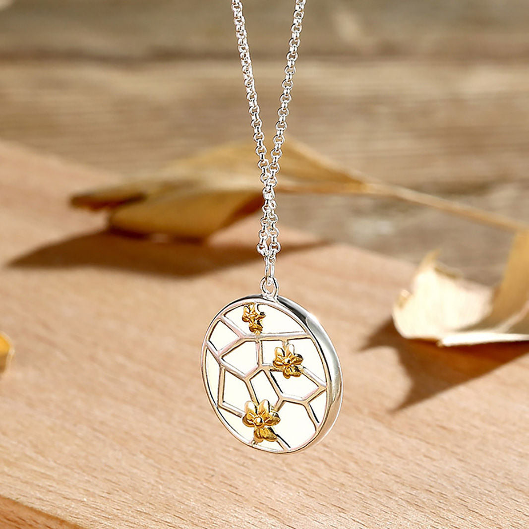 Schöne Silber Halskette mit einzigartigem Stil