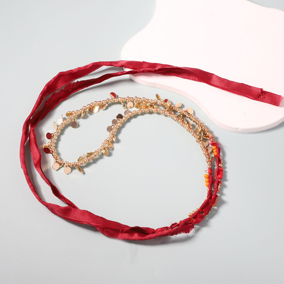 Schöne Halskette mit einzigartigem Stil