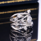 Zarte handwerkliche Ring