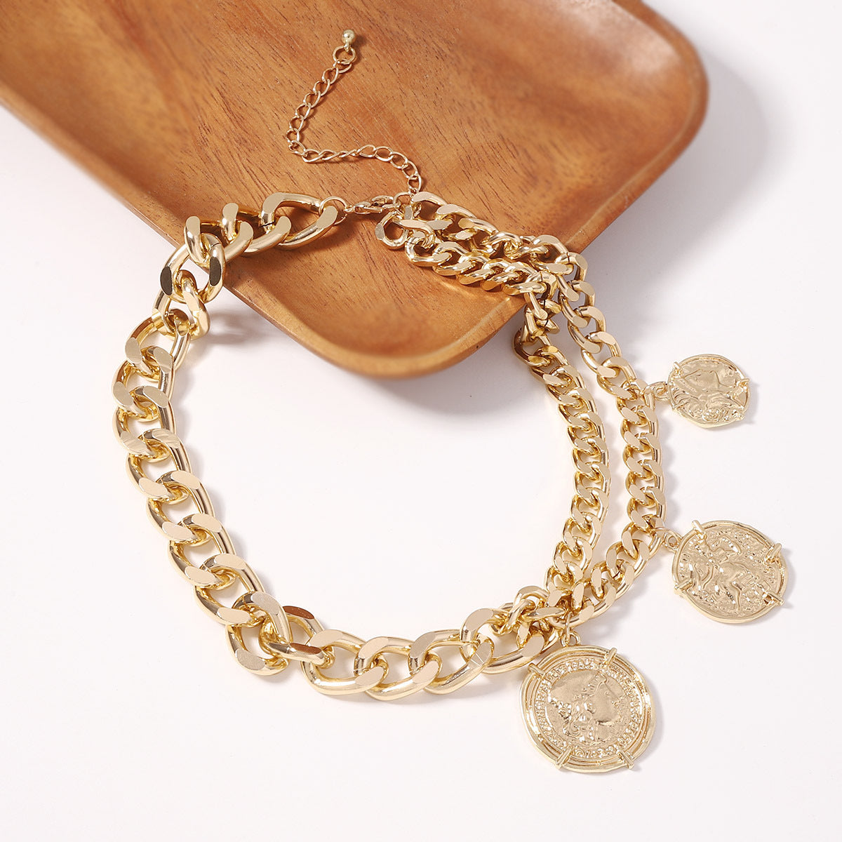 Zarte handwerkliche Halskette