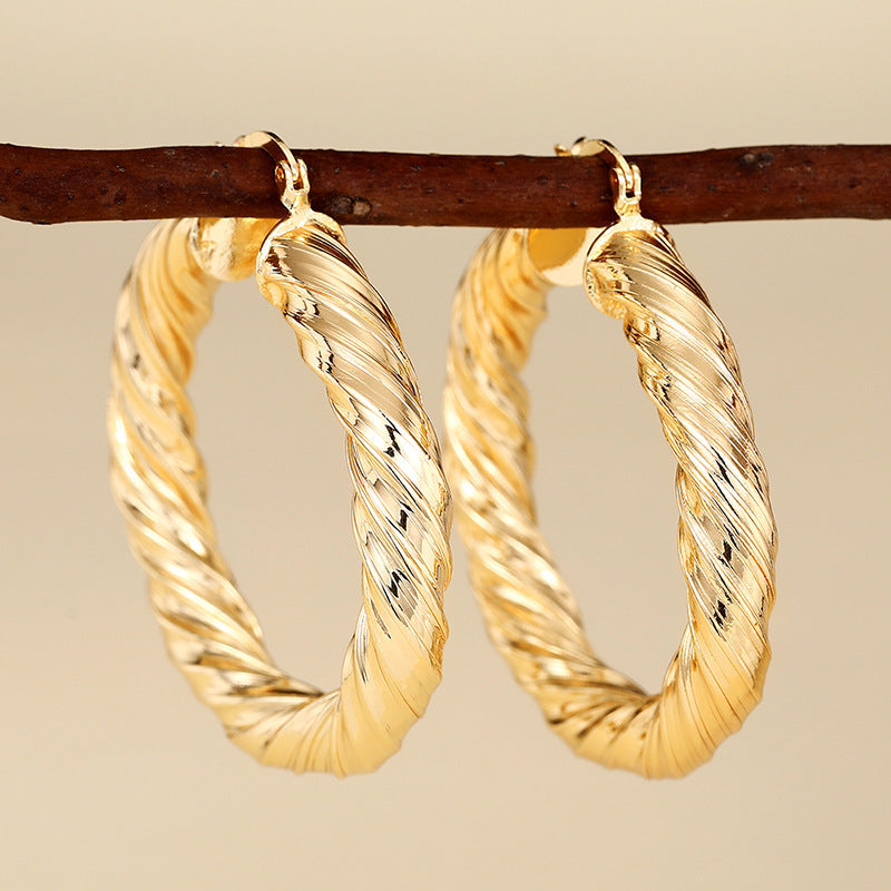 Atemberaubende Ohrring für den Alltag