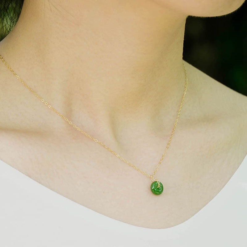 Schöne Gold Halskette mit einzigartigem Stil