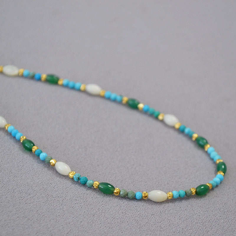 Zarte handwerkliche Halskette