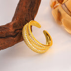 Zarte handwerkliche Ring