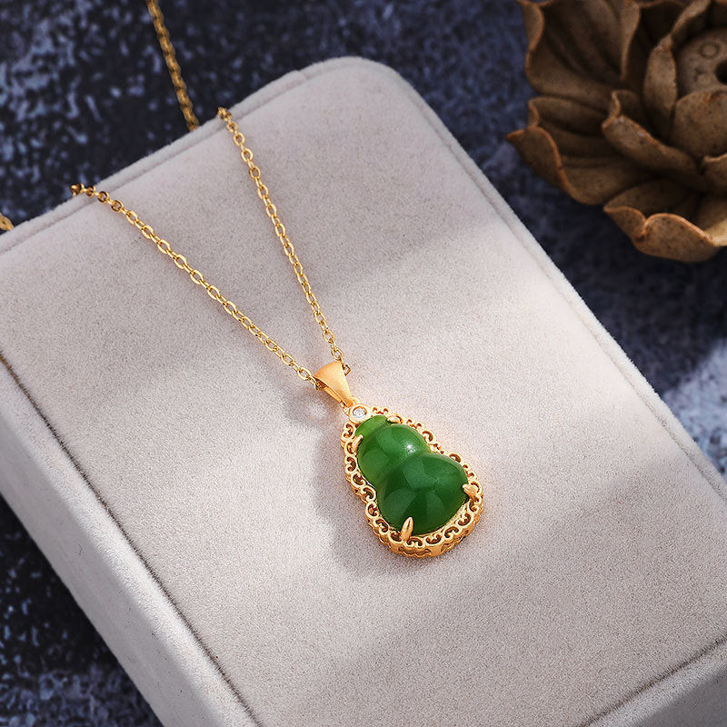 Schöne Halskette mit einzigartigem Stil