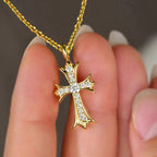 Zarte handwerkliche Halskette