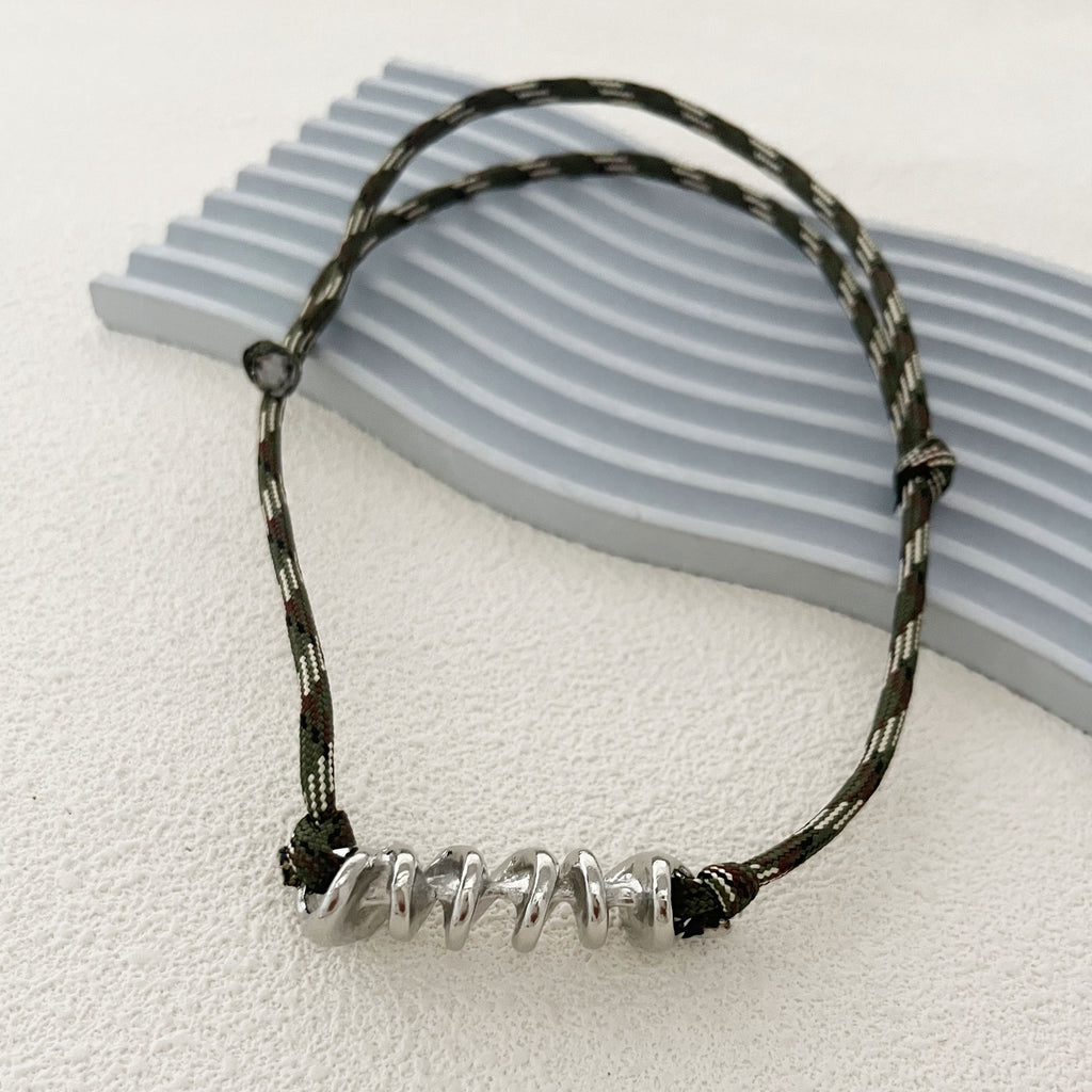 Schöne Halskette mit einzigartigem Stil