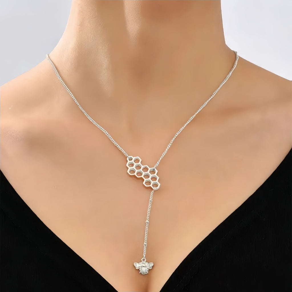 Zarte handwerkliche Halskette