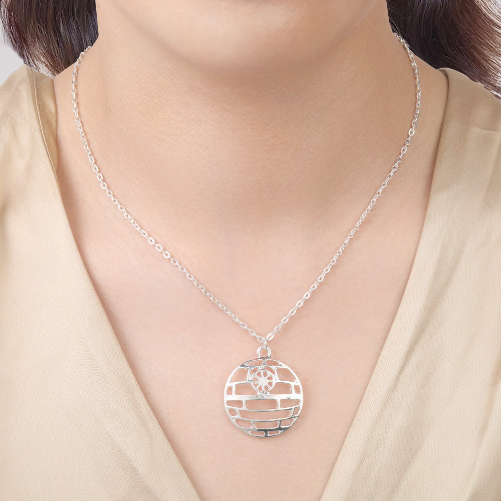 Zarte handwerkliche Halskette