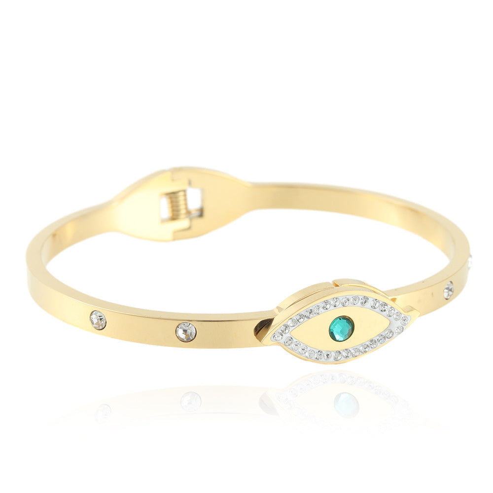 Schöne Armband mit einzigartigem Stil