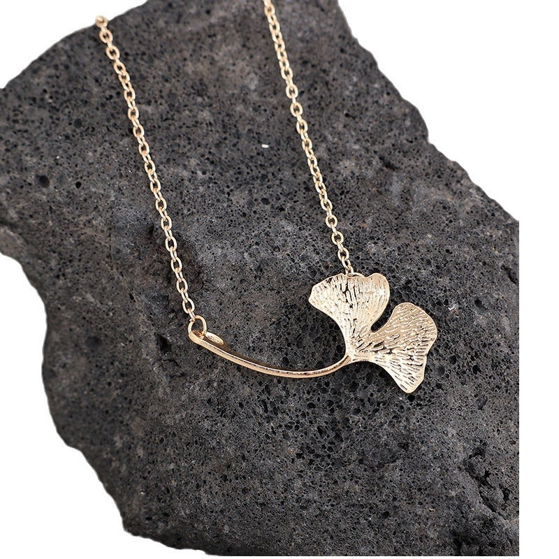 Zarte handwerkliche Halskette