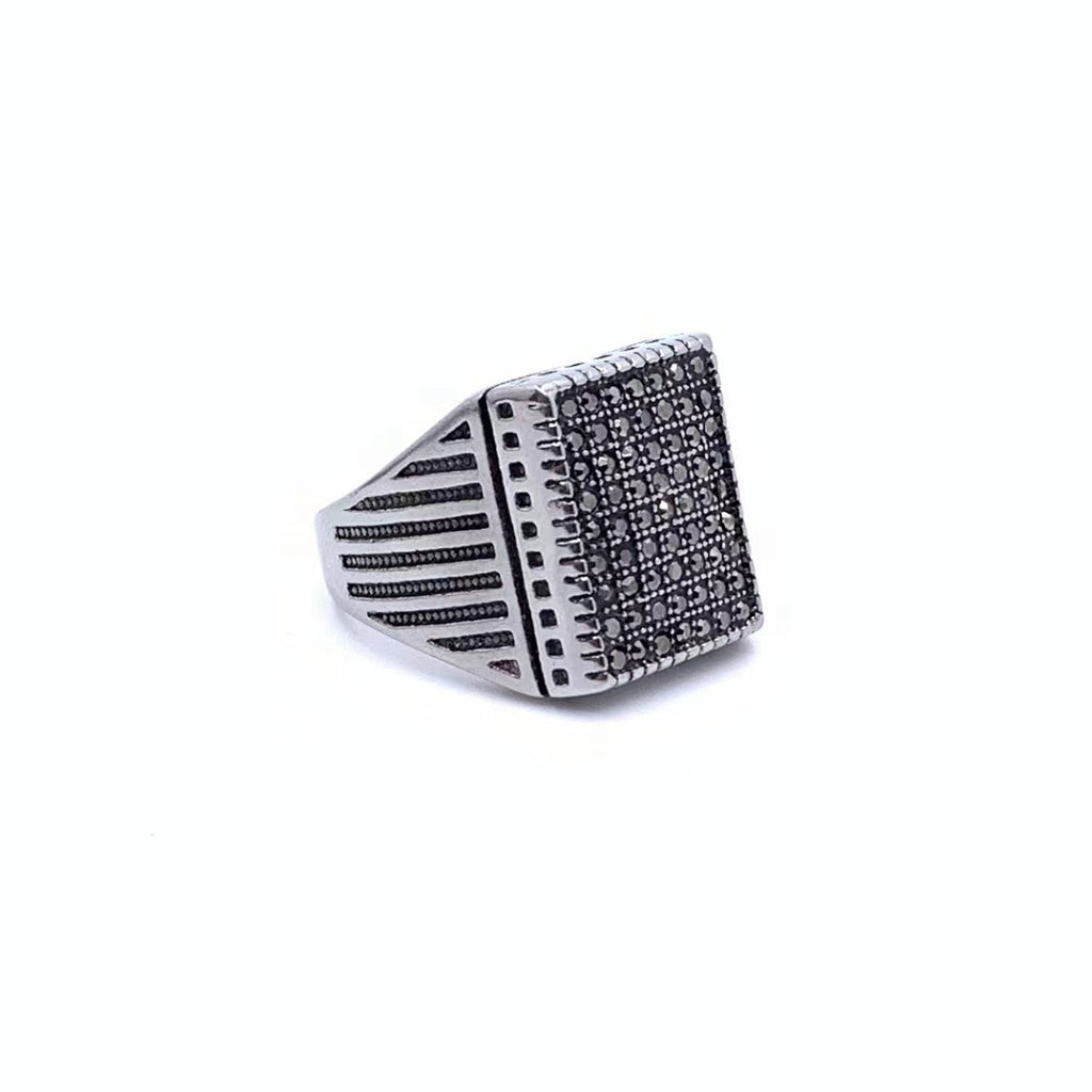 Zarte handwerkliche Gold Ring