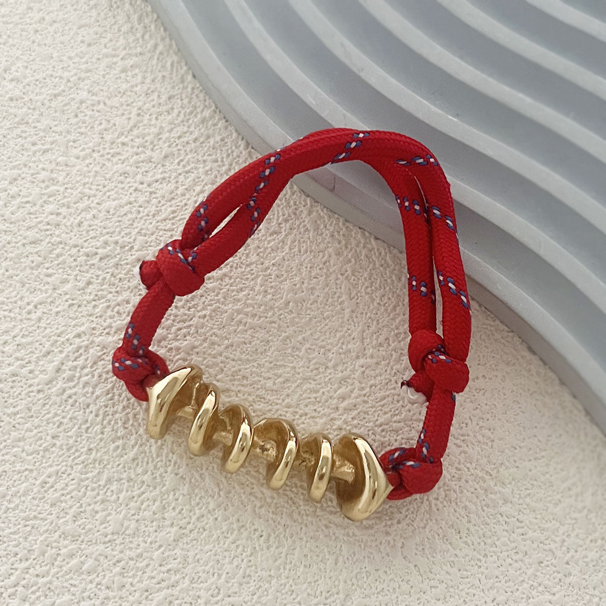 Zarte handwerkliche Armband