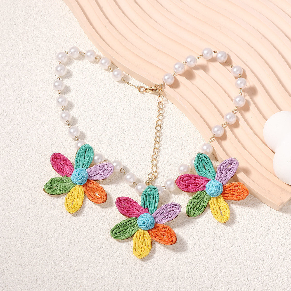 Schöne Halskette mit einzigartigem Stil