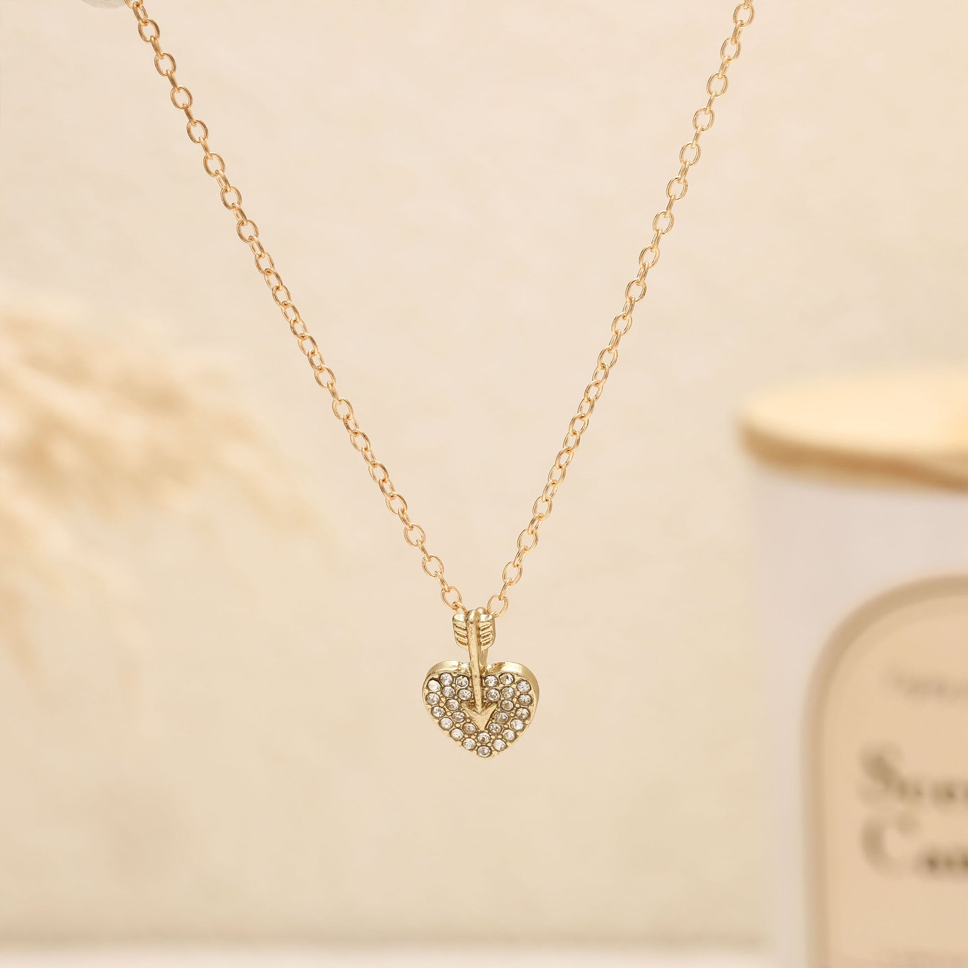 Schöne Halskette mit einzigartigem Stil