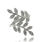 Zarte handwerkliche Ring