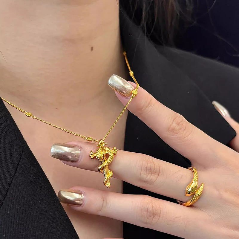 Zarte handwerkliche Halskette