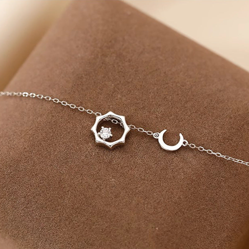 Zarte handwerkliche Halskette