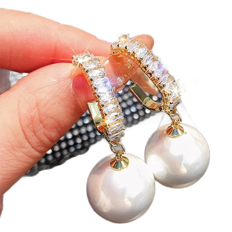 Charmante Gold Ohrring für jeden Anlass