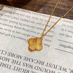 Schöne Gold Halskette mit einzigartigem Stil