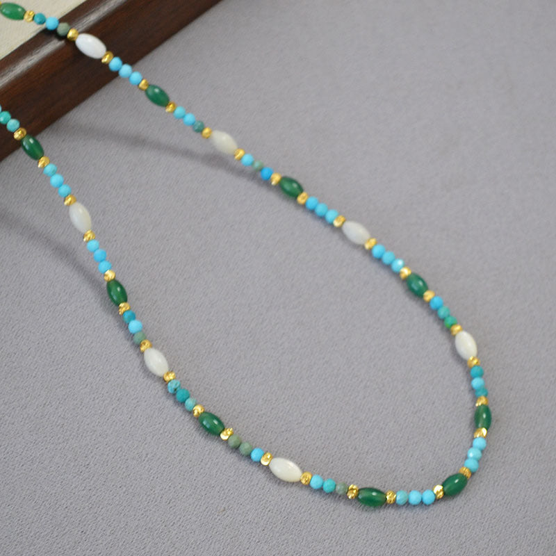 Zarte handwerkliche Halskette