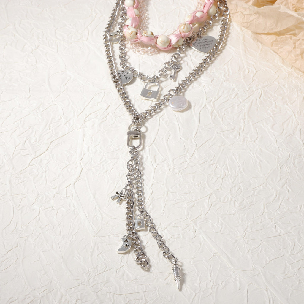 Zarte handwerkliche Halskette