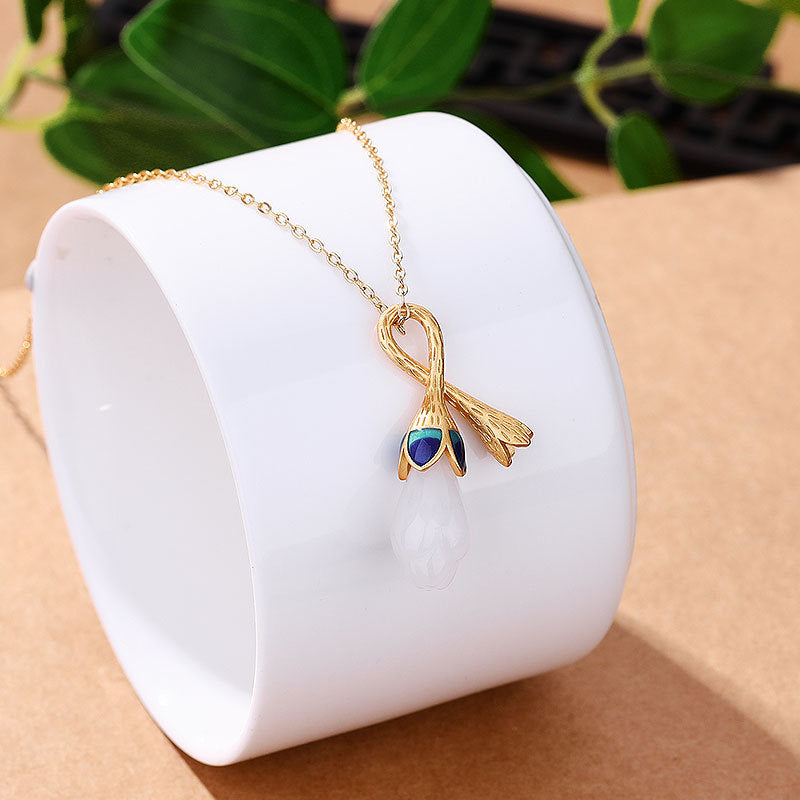 Schöne Halskette mit einzigartigem Stil