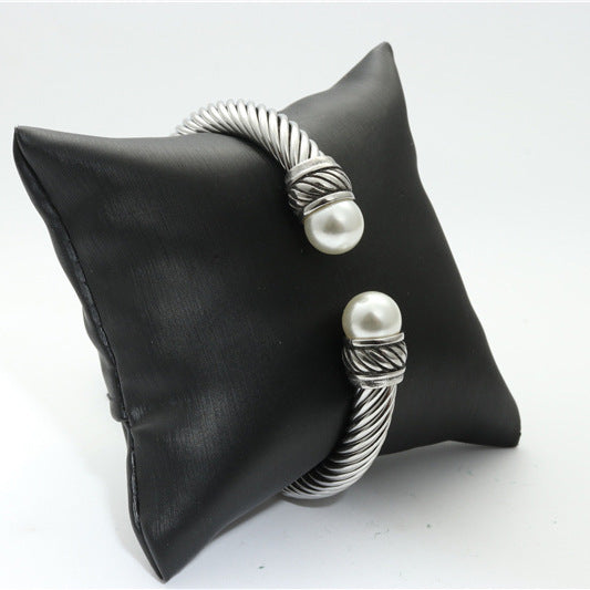 Schöne Armband mit einzigartigem Stil