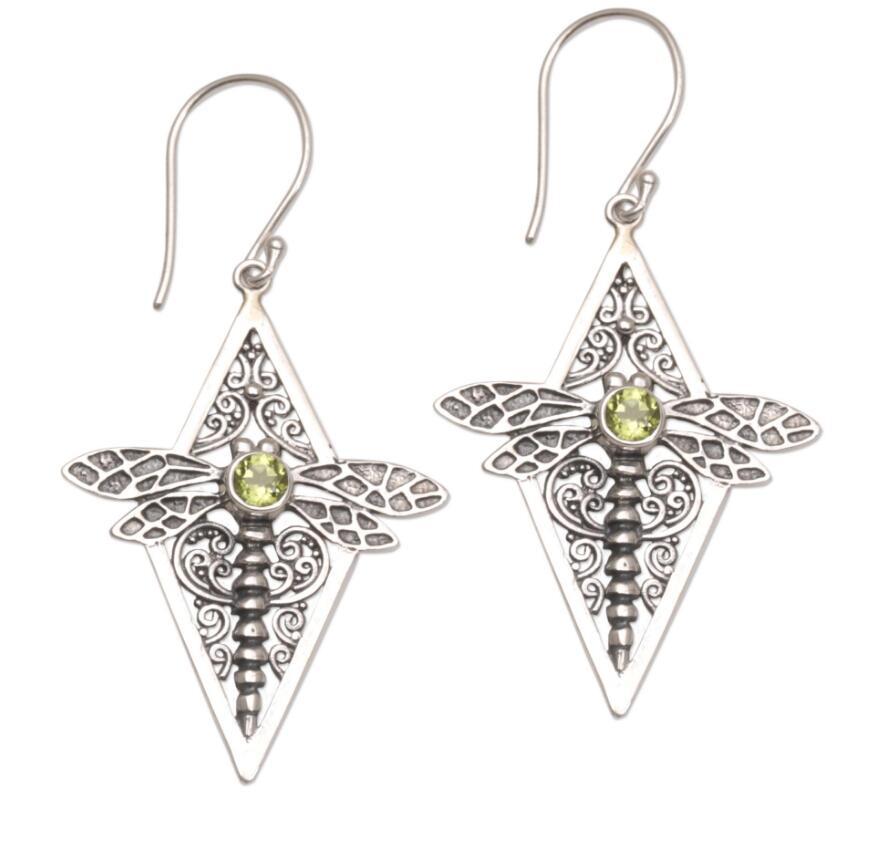 Zarte handwerkliche Ohrring