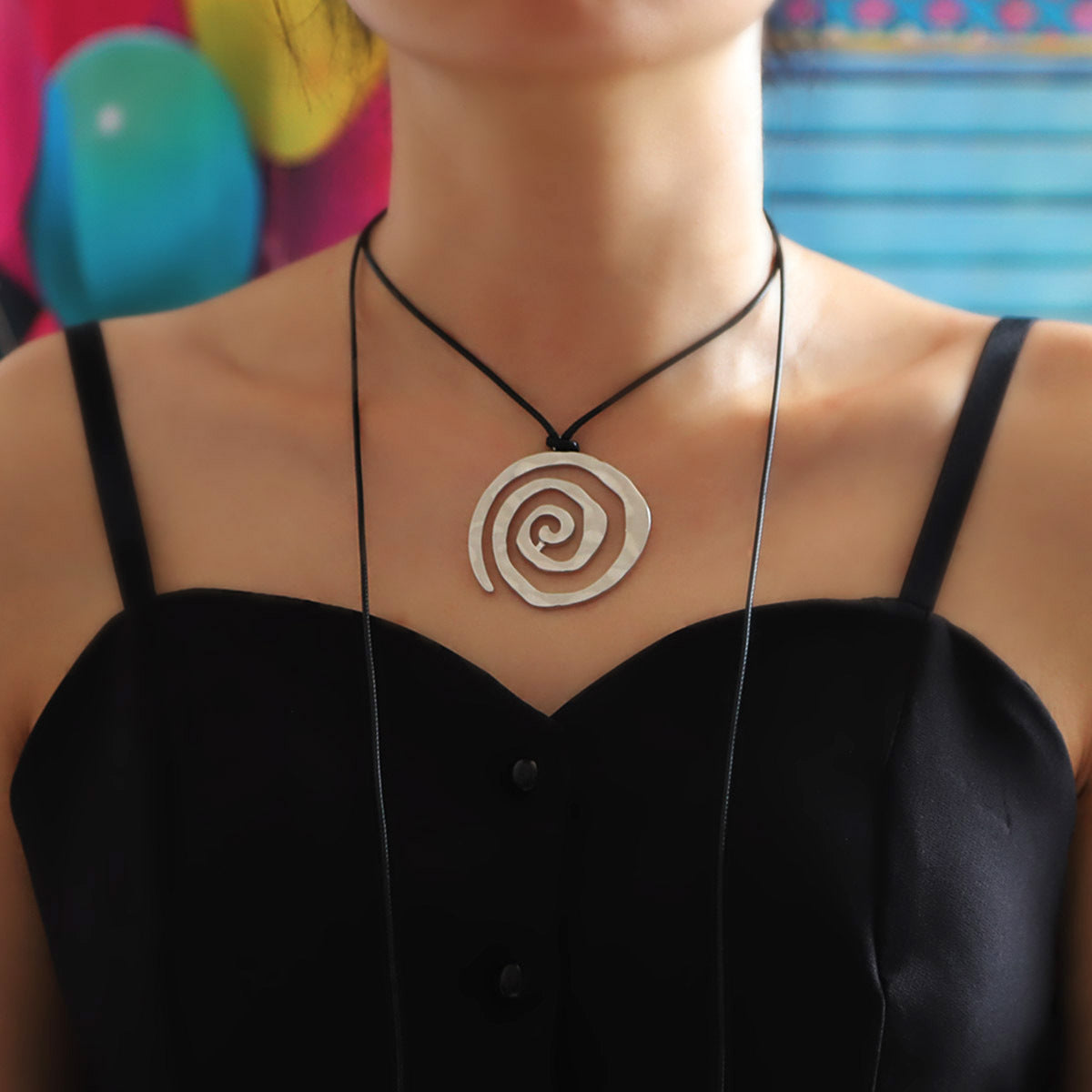 Schöne Halskette mit einzigartigem Stil