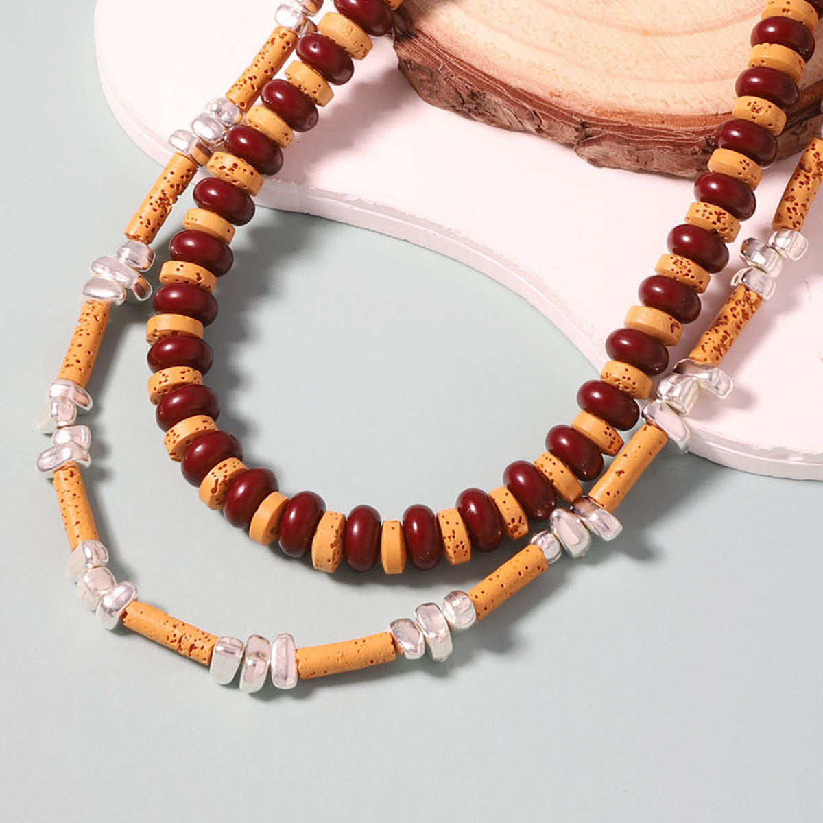 Schöne Halskette mit einzigartigem Stil