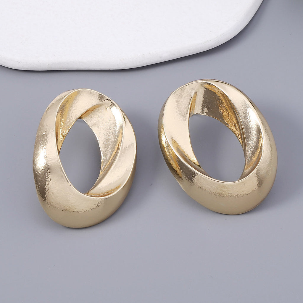 Atemberaubende Ohrring für den Alltag