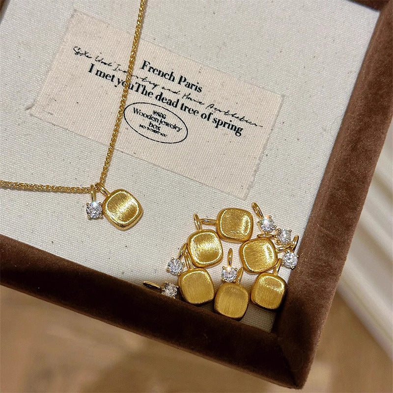 Klassische Halskette mit zeitloser Eleganz