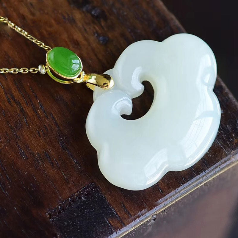 Schöne Gold Halskette mit einzigartigem Stil