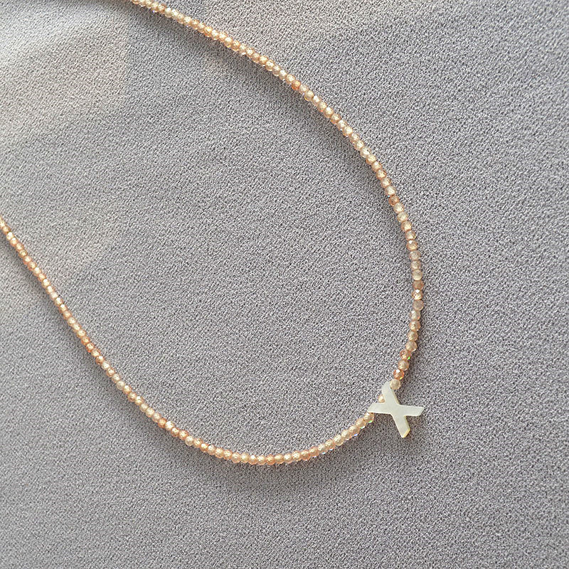 Schöne Halskette mit einzigartigem Stil