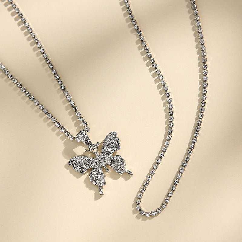 Zarte handwerkliche Halskette