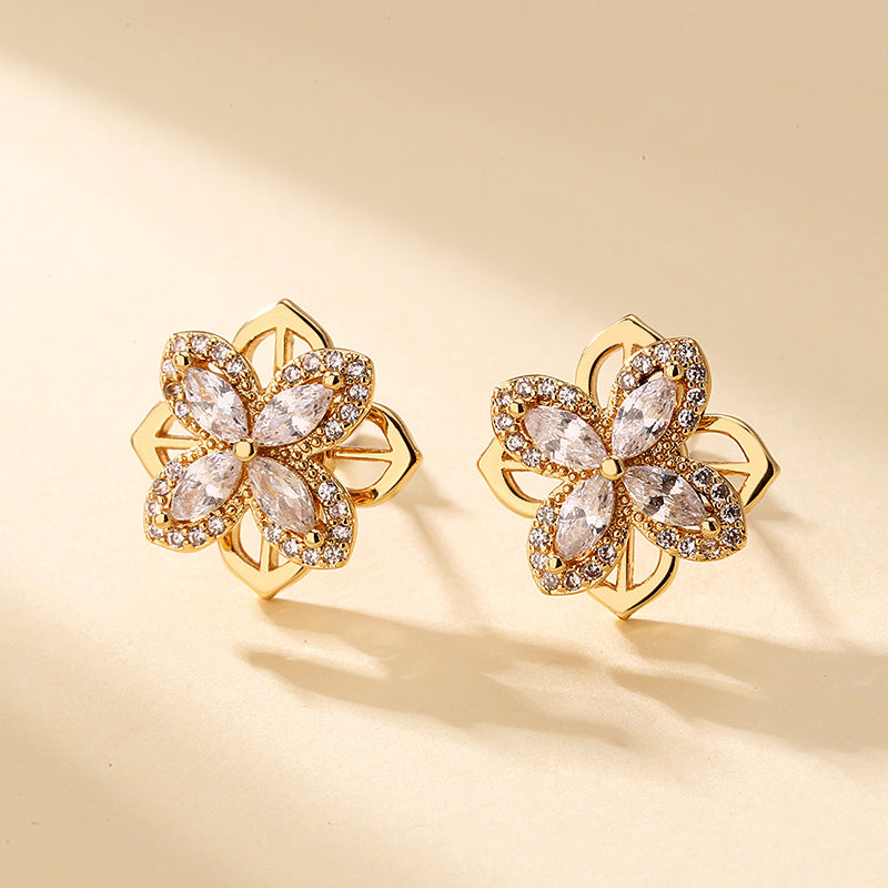 Zarte handwerkliche Halskette