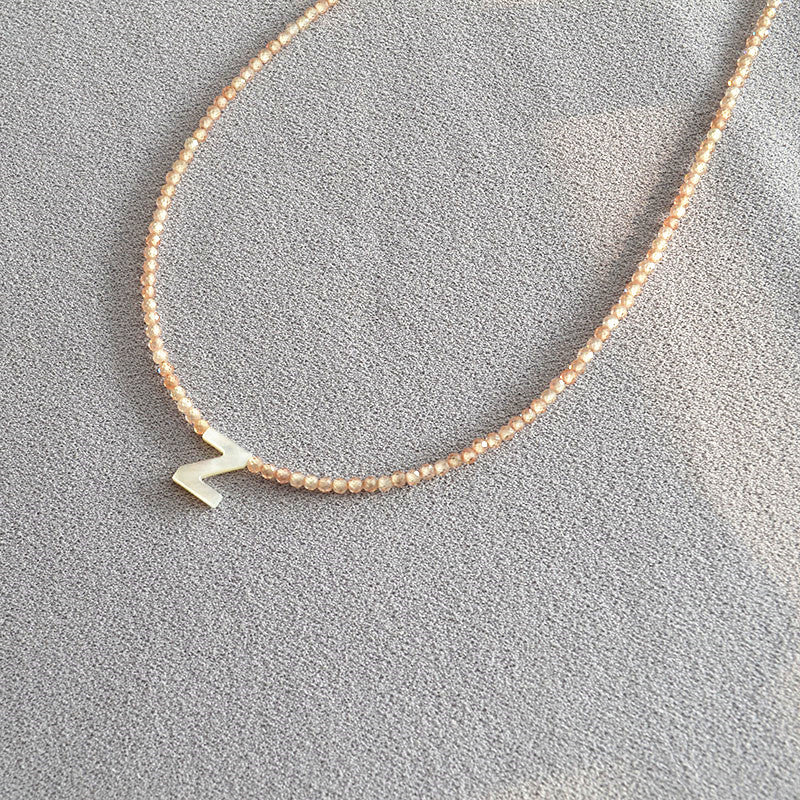 Schöne Halskette mit einzigartigem Stil