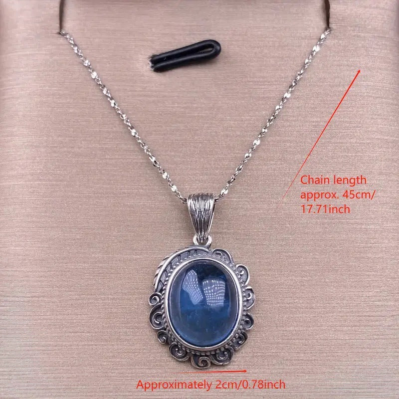 Zarte handwerkliche Halskette