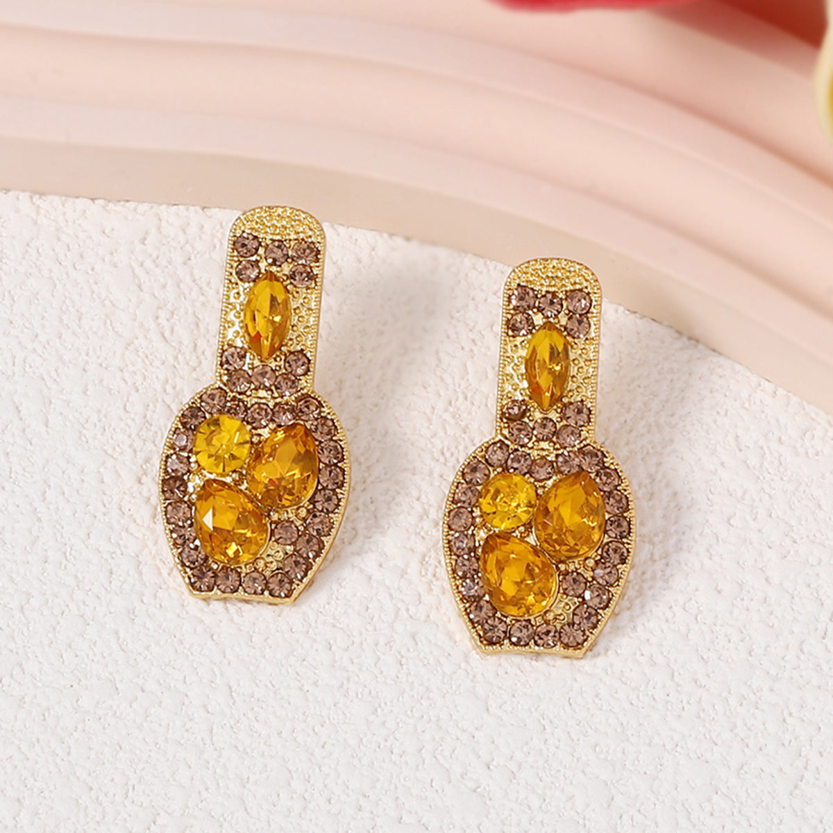 Atemberaubende Ohrring für den Alltag