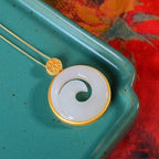 Zarte handwerkliche Halskette