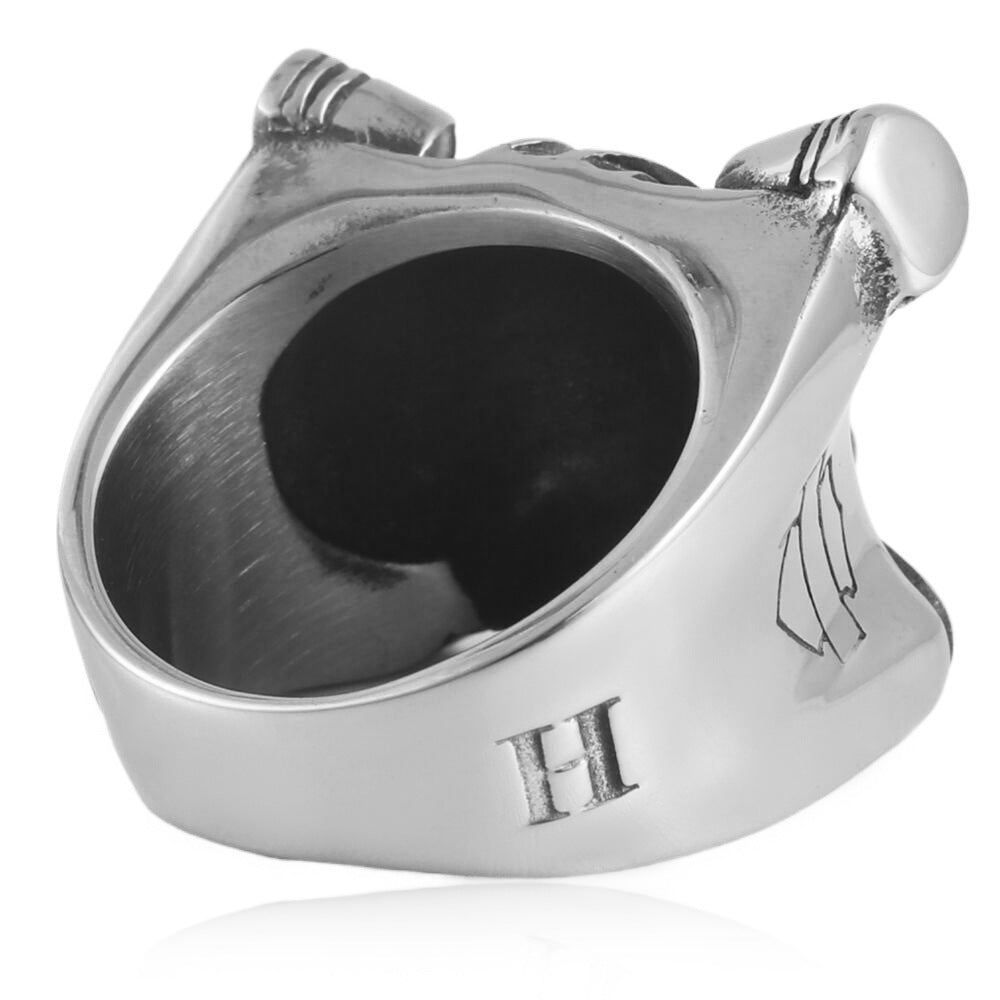 Zarte handwerkliche Ring